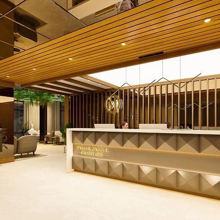 Model Grand Inn Ballari Zewnętrze zdjęcie